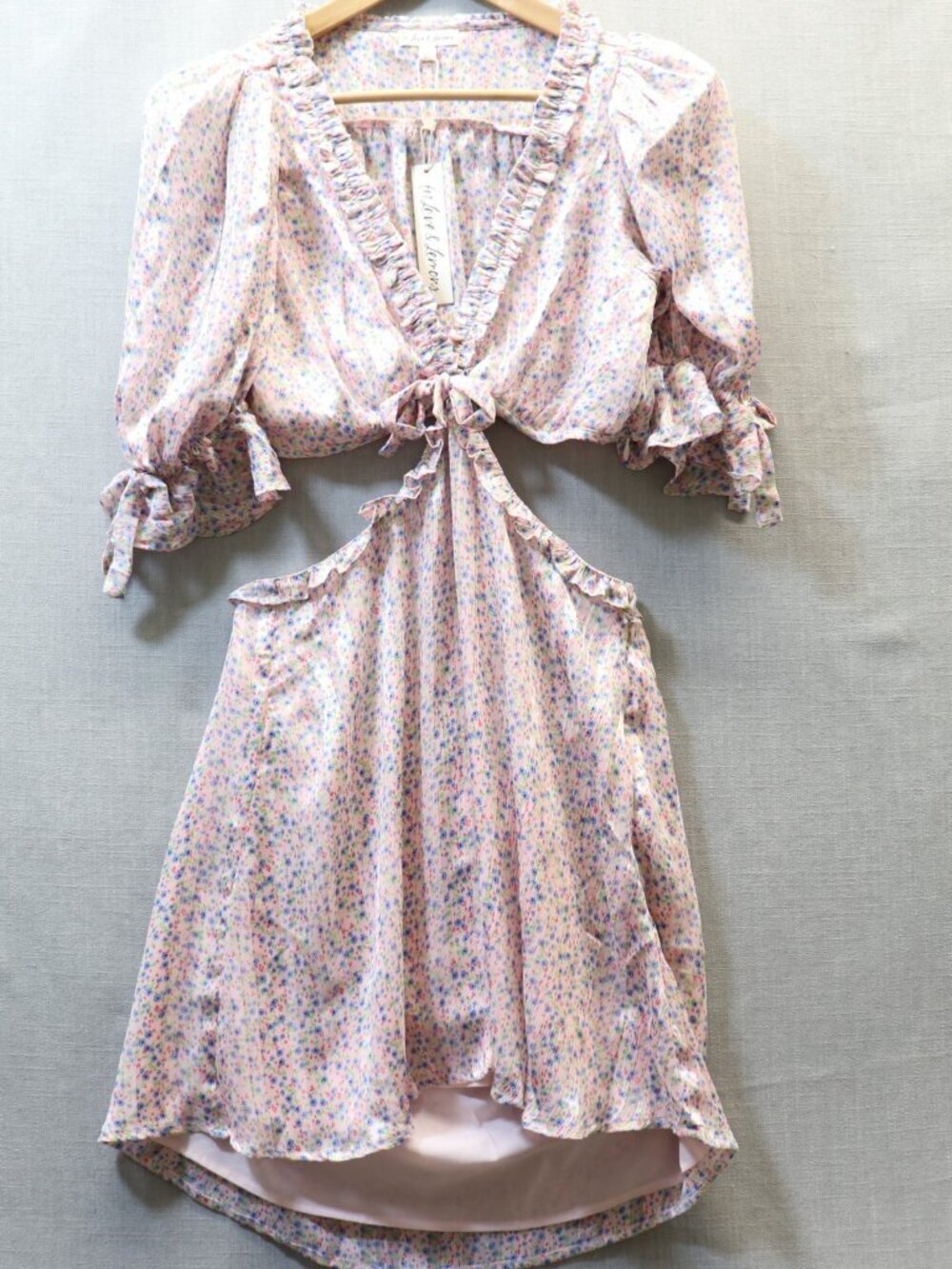 For Love & Lemons Phoebe Floral Mini Dress L Pink Cut Out Puff Sleeve NWT - Picture 2 of 16